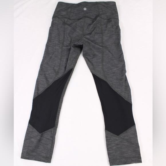 EUC Lululemon 4 Heathered Gray‎ Black Pace Rival Mid-Rise Crop Pockets - Picture 8 of 15